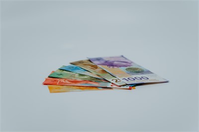 Nationalbank führt expansive Geldpolitik unverändert fort